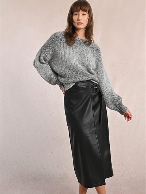 <p>
  Gonna midi in ecopelle
</p>Molly Bracken