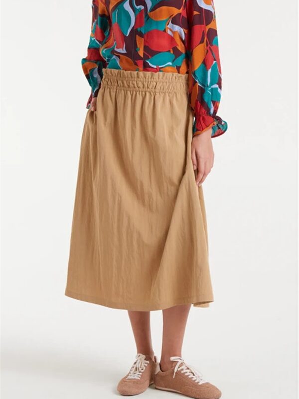 <p>
  Gonna midi con elastico in vita BEIGE
</p>Compania Fantastica