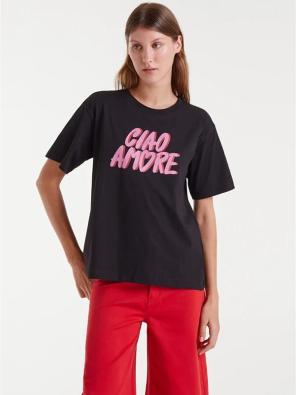 <p>
  T-shirt con stampa "Ciao Amore"
</p>Compania Fantastica