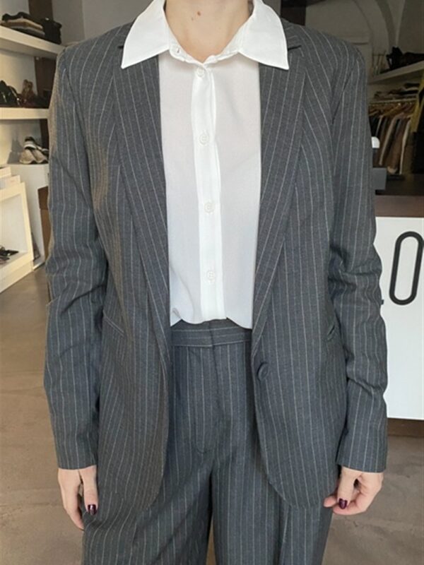 <p>
  Giacca monopetto gessata
</p>Silvian Heach