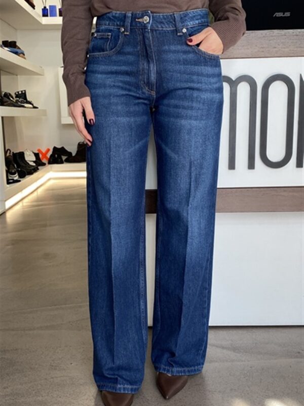 <p>
  Jeans gamba dritta DENIM BLUE DARK 
</p>Silvian Heach