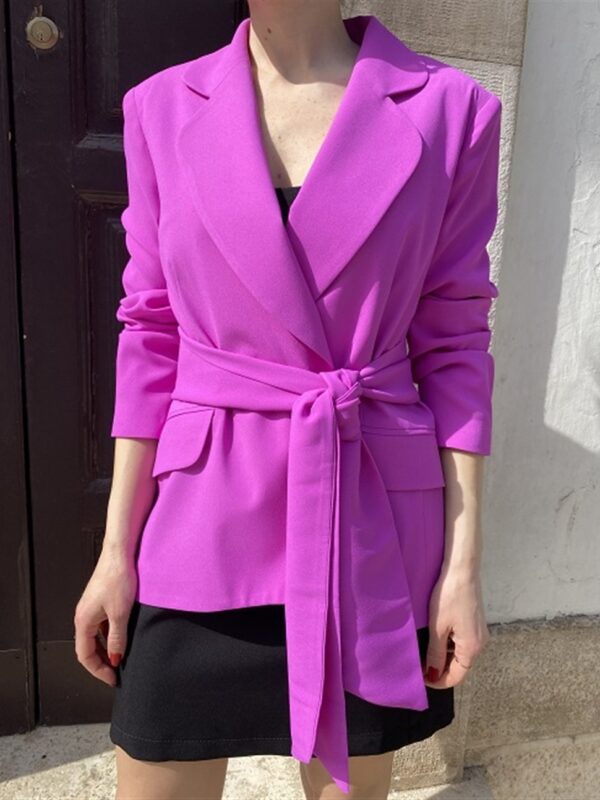 <p>
Giacca con cintura
</p>H2o