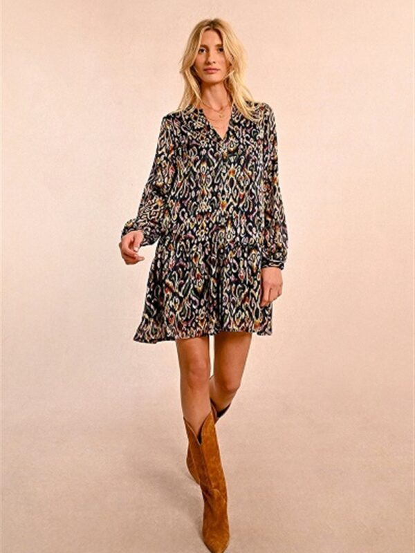 <p>
  Abito corto a fantasia
</p>Molly Bracken