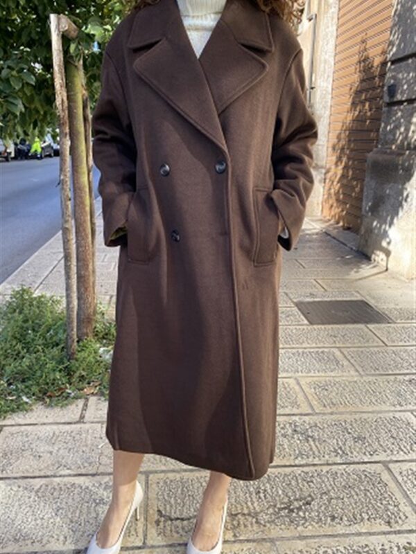 <p>
  Cappotto over doppiopetto
</p>H2o