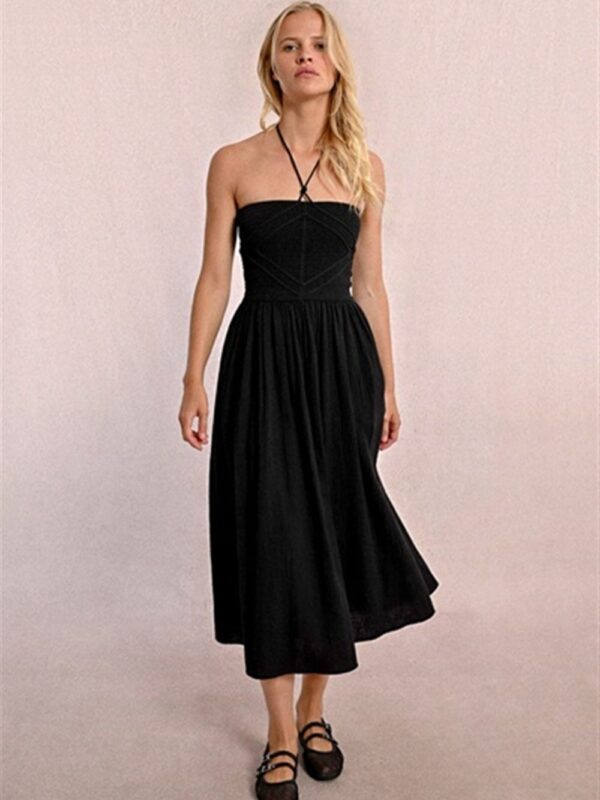 <p>
  Abito lungo annodato al collo con corpino elasticizzato
</p>Molly Bracken