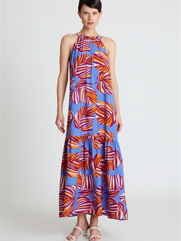 <p>
  Abito lungo stampa foglie con scollo all'americana e balza sul fondo
</p>Compania Fantastica