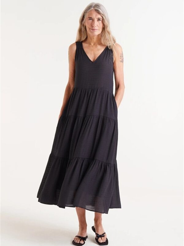 <p>
  Abito lungo a balze con scollo a v
</p>Compania Fantastica