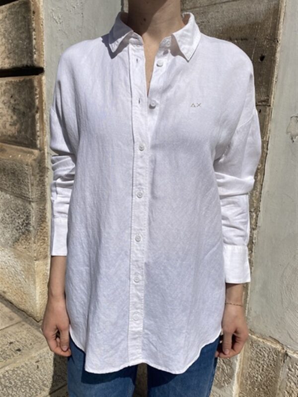 <p>
  Camicia in lino manica lunga
</p>Sun 68