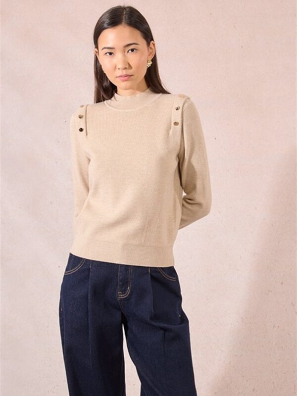 <p>
  Maglioncino con bottoni e riprese effetto spallina BEIGE 
</p>Molly Bracken