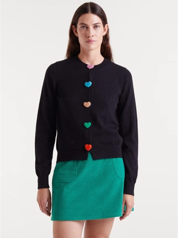 <p>
Cardigan con bottoni multicolor a cuore
</p>Compania Fantastica