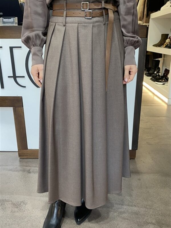 <p>
  Gonna lunga a pieghe con doppia cintura
</p>H2o