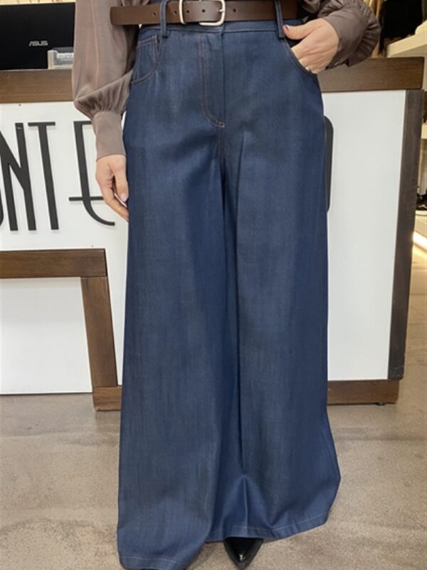 <p>
  Jeans in tessuto morbido a palazzo con cintura
</p>H2o