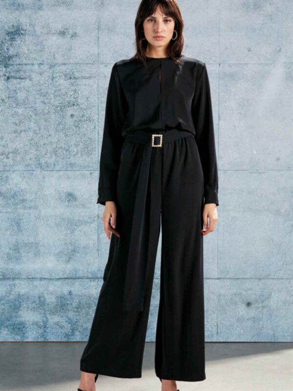 <p>
  Tuta in cady fluid
</p>Mariuccia Milano