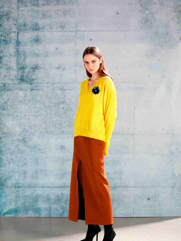 <p>
  Gonna lunga con doppio spacco
</p>Mariuccia Milano