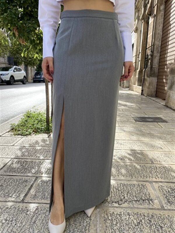 <p>
  Gonna lunga con spacco
</p>Dixie