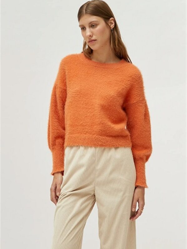 <p>
  Maglioncino in tessuto testurizzato con maniche a palloncino
</p>Compania Fantastica