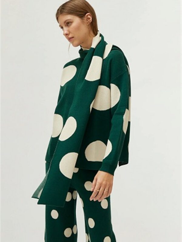 <p>
  Sciarpa a pois grandi bicolore
</p>Compania Fantastica