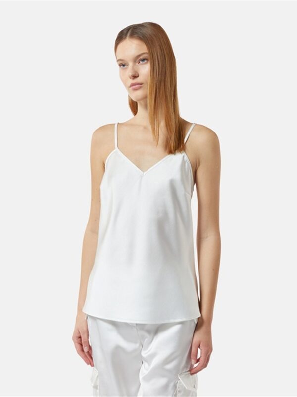 <p>
  Top in raso con scollo a v
</p>Silvian Heach