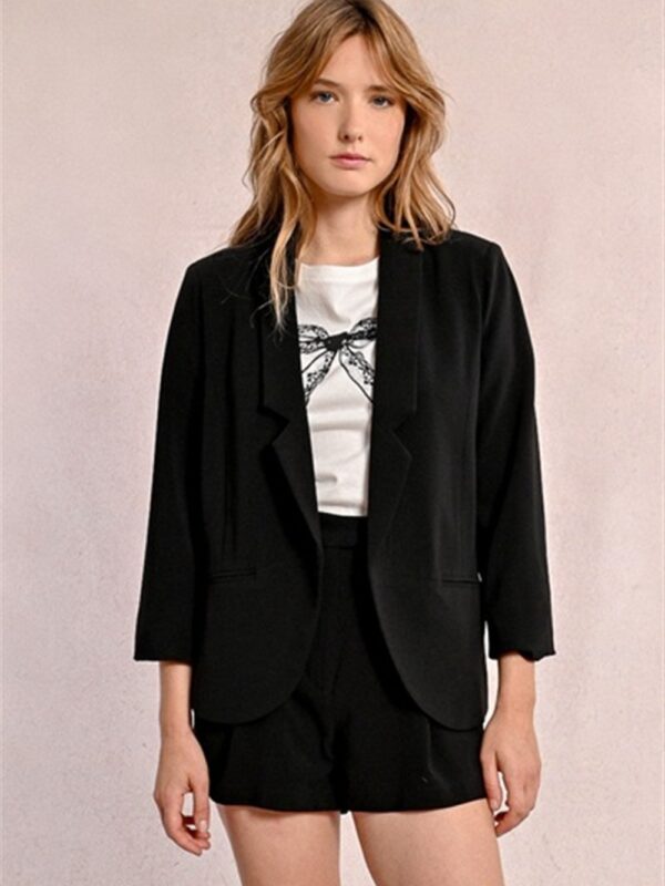 <p>
Blazer senza bottoni nero
</p>Molly Bracken