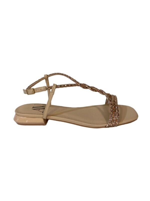 <p>
  Sandalo a T con punta quadra, fascette gioiello e tacco di 2 cm nude
</p>Albano Vanity