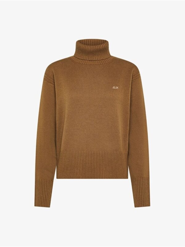 <p>
  Maglioncino dolcevita in filato di lana DESERTO 
</p>

<p>
  &nbsp;
</p>Sun 68