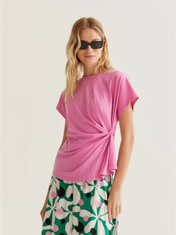 <p>
  T-shirt con nodo laterale rosa
</p>Compania Fantastica