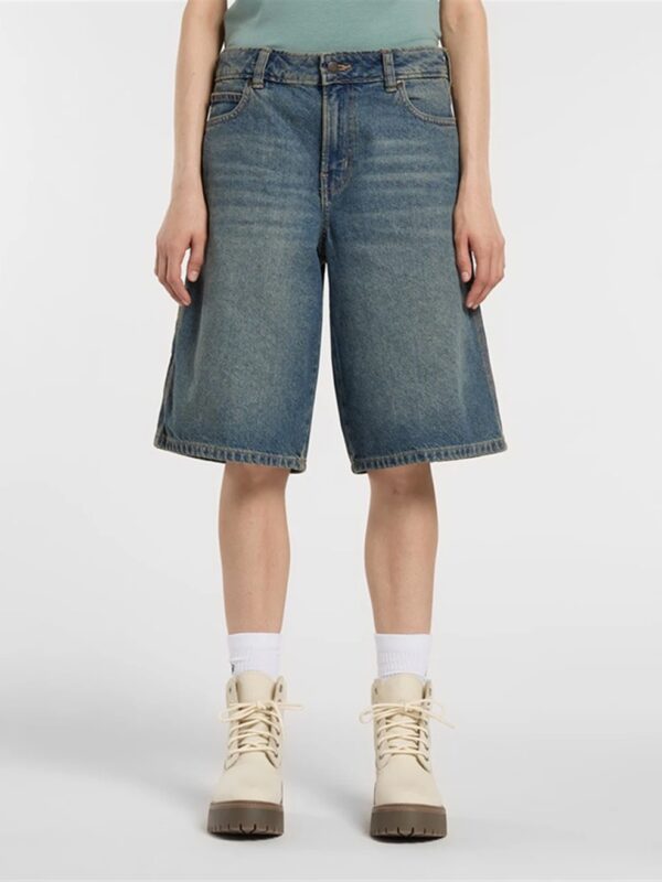 <p>
  Bermuda 957 13 INCH DENIM SHORT W KHAKI TINTED BLUE 
</p>Dickies