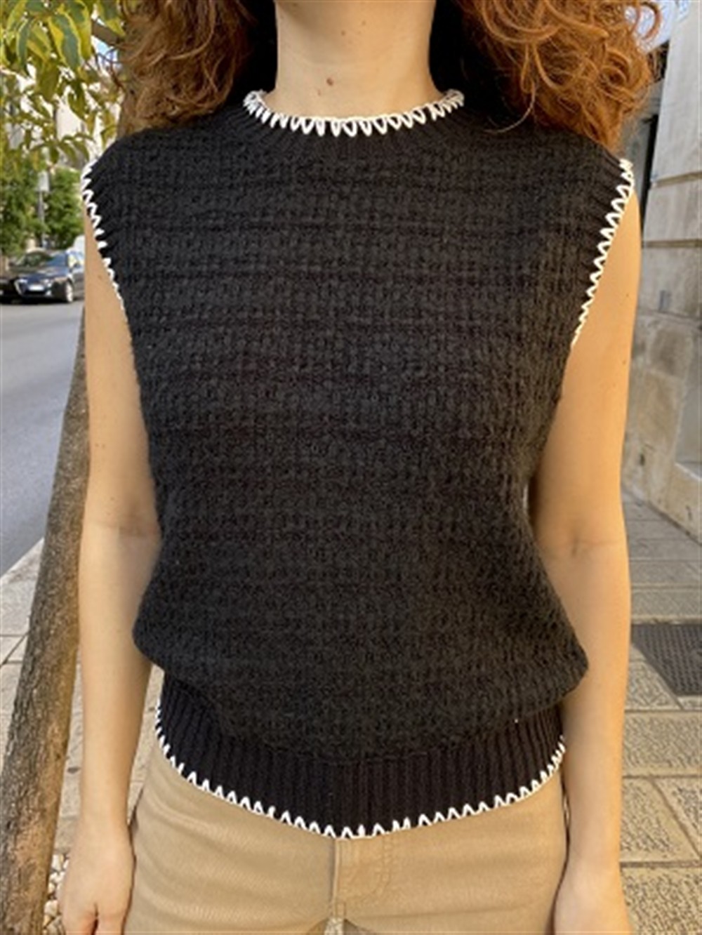 <p>
Top in maglia con cuciture a contrasto
</p>Silvian Heach