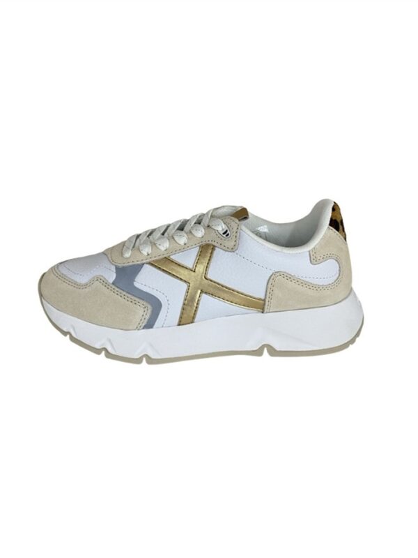 <p>
Sneakers donna modello MAMBA 05
</p>Munich