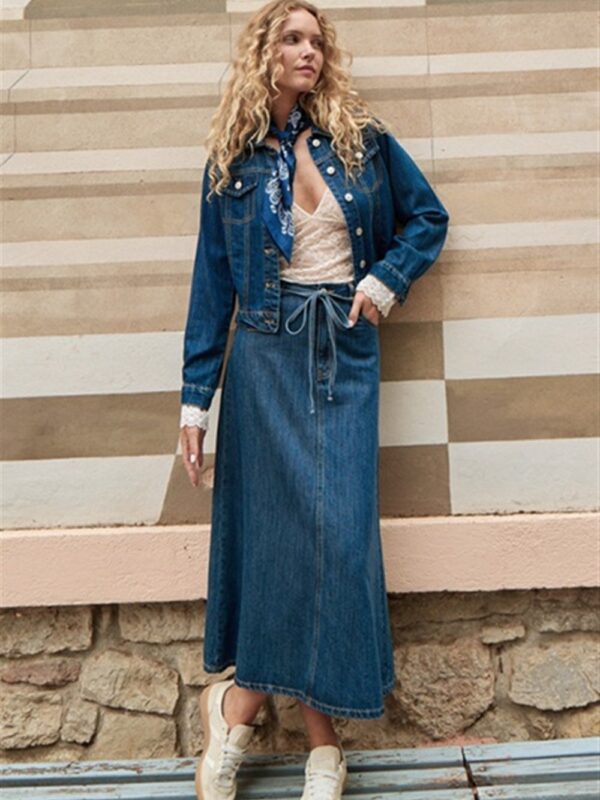 <p>
  Gonna lunga in denim con cintina in tessuto
</p>Molly Bracken