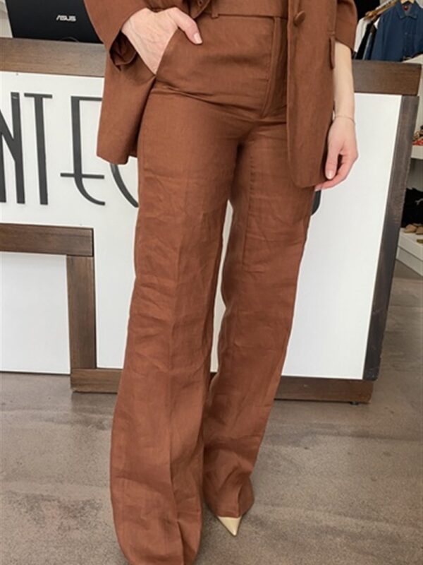 <p>
Pantalone gamba dritta in lino cappuccino
</p>Silvian Heach