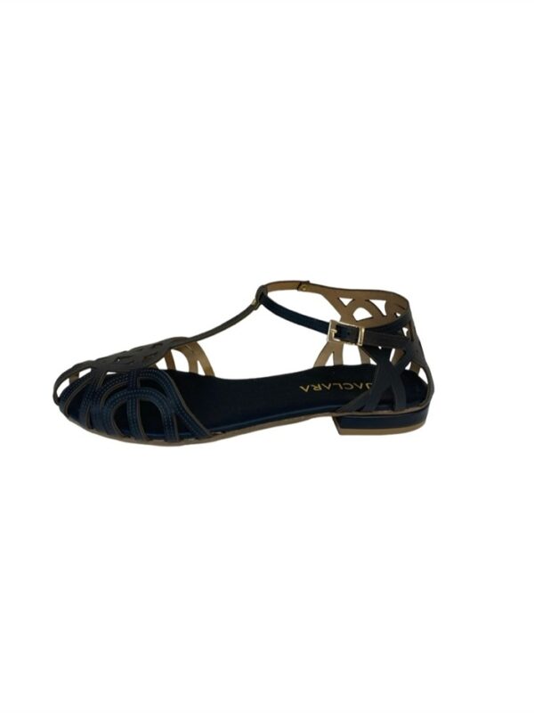 <p>
  Sandalo a T con talloniera nero
</p>Aquaclara