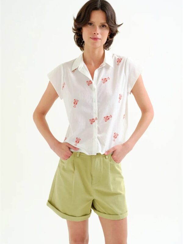 <p>
  Camicia con ricamo di Aragosta
</p>Compania Fantastica