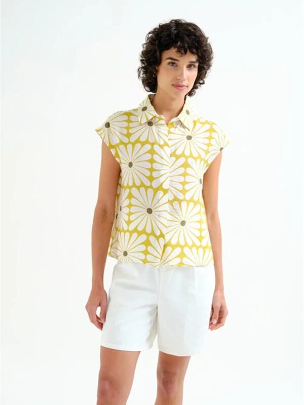 <p>
Camicia con stampa Olive Flower
</p>Compania Fantastica