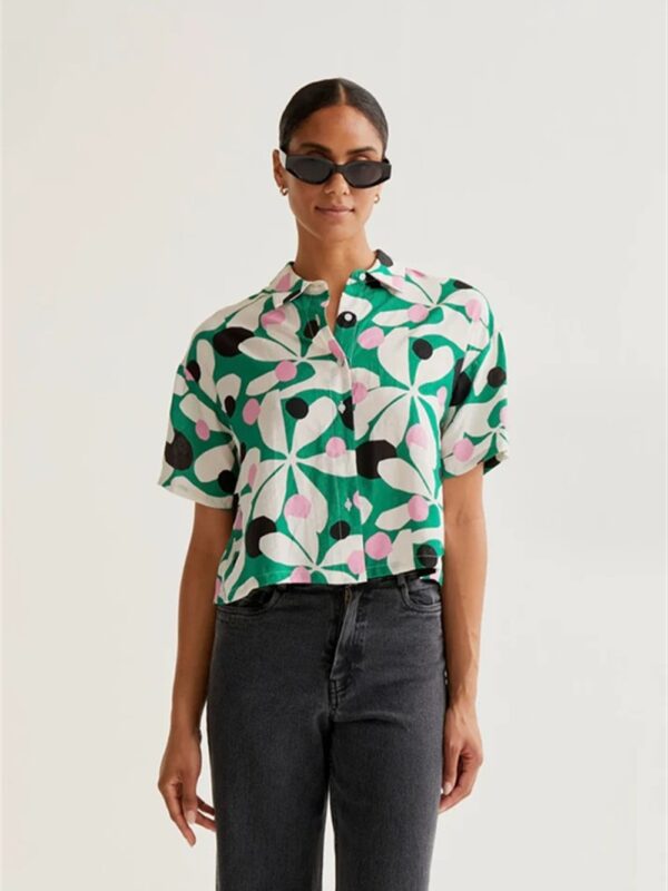 <p>
  Camicia stampata a mezza manica
</p>Compania Fantastica