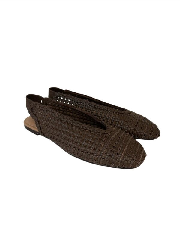 <p>
Slingback intrecciata
</p>Inuovo