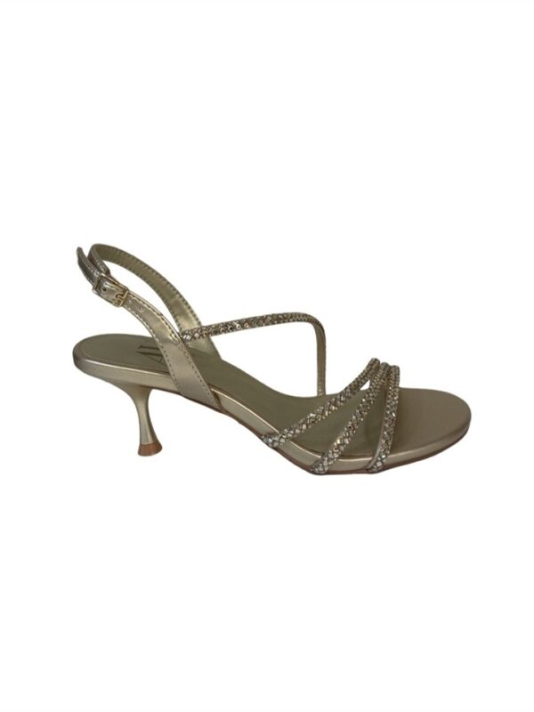 <p>
Sandalo con fascette di strass e tacco di 5 cm platino
</p>Albano Vanity