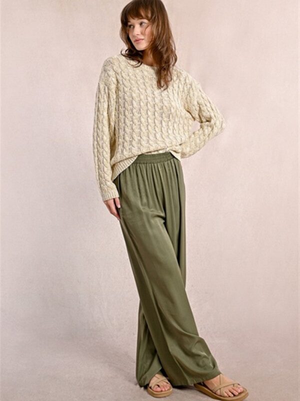 <p>
  Pantalone ampio con elastico in vita
</p>Molly Bracken