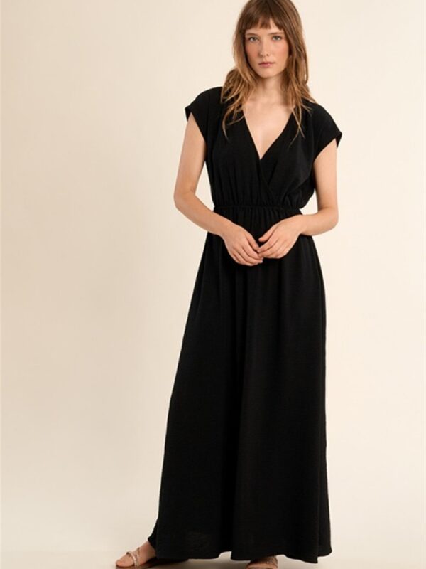 <p>
Abito lungo con scollo incrociato black
</p>Molly Bracken