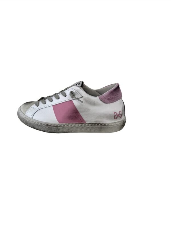 <p>
Sneakers donna con banda laterale a contrasto
</p>2 Star
