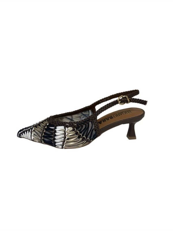 <p>
Chanel con intreccio multicolor e tacco di 5 cm
</p>Luciano Barachini