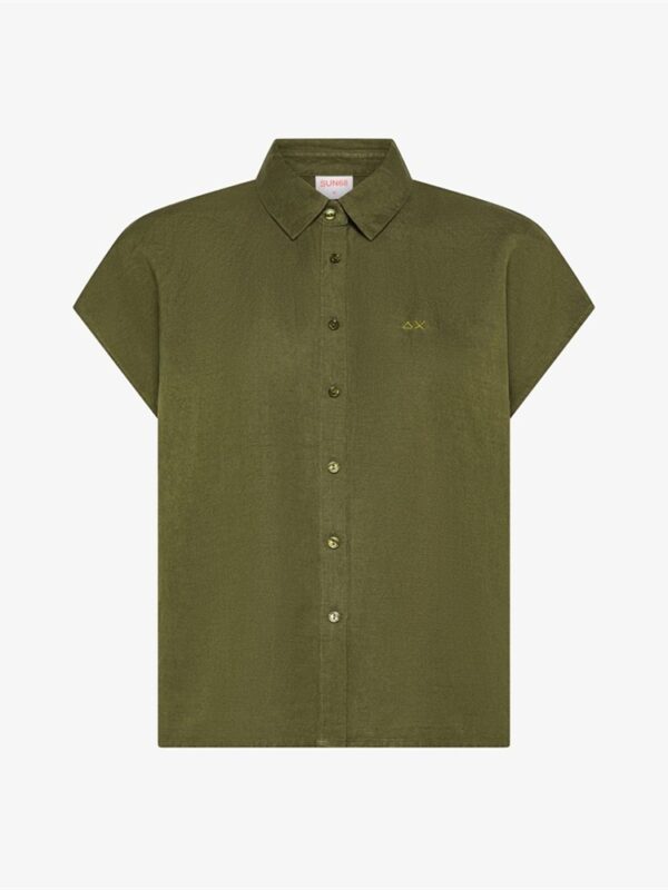 <p>
  Camicia a mezza manica in lino verde scuro
</p>Sun 68