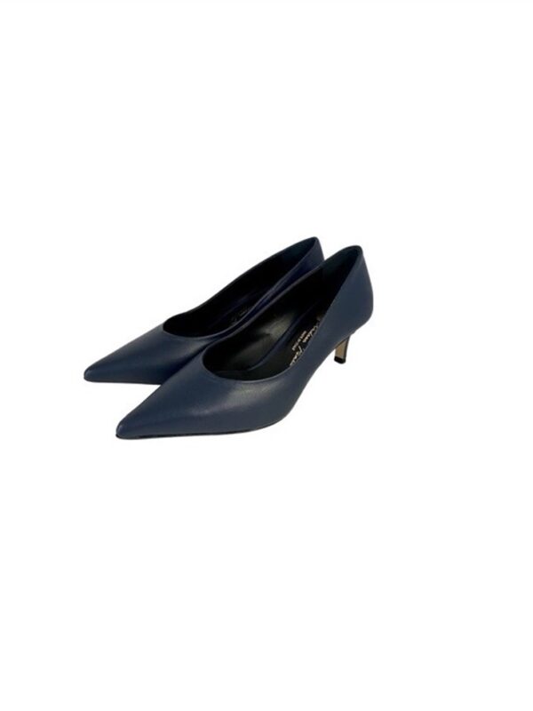 <p>
  Décolleté in vera pelle tacco 5 cm
</p>Andrea Pinto