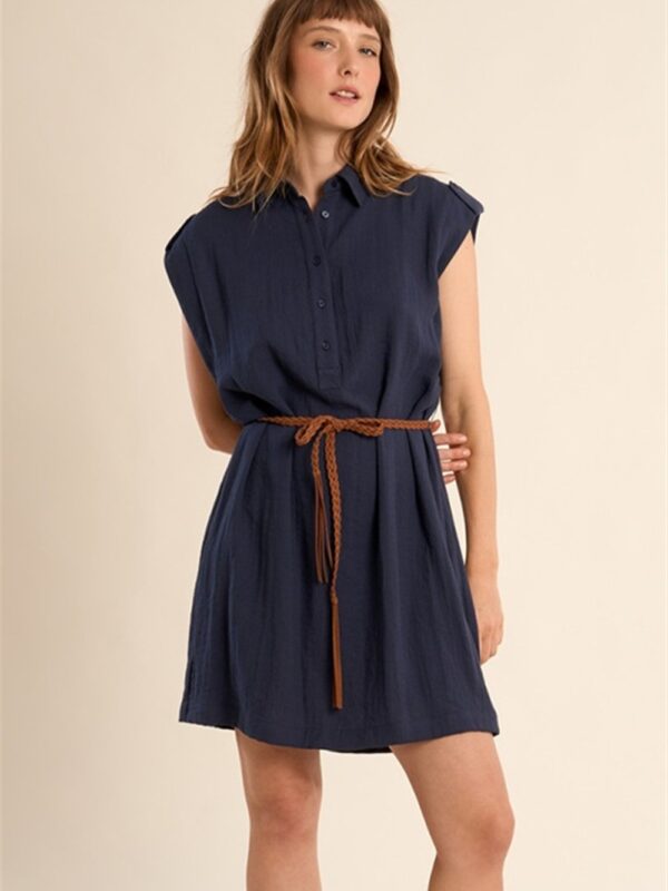 <p>
  Abito corto con cintura inclusa navy blue
</p>Molly Bracken
