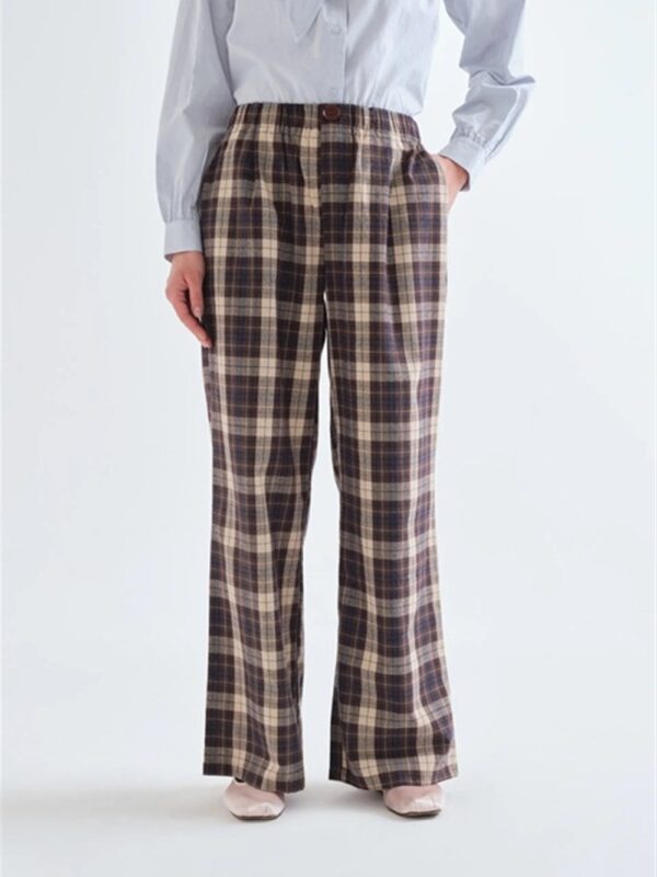 <p>
  Pantalone stampa quadri con elastico in vita
</p>Compania Fantastica