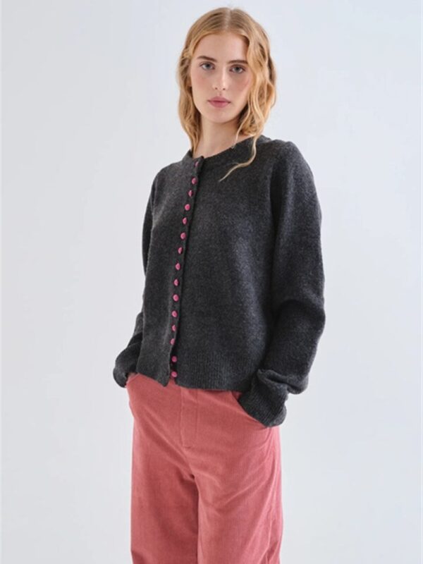 <p>
  Cardigan con bottoni a contrasto
</p>Compania Fantastica