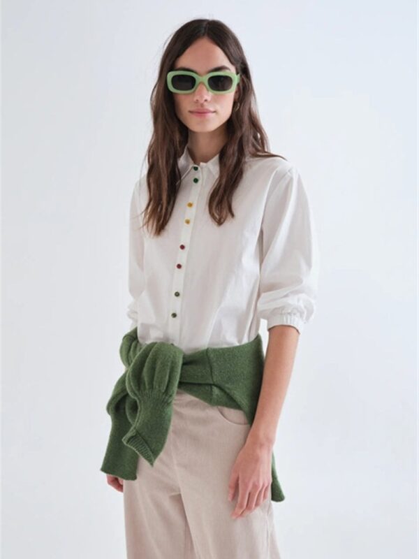 <p>
  Camicia manica 3/4 con polsino e bottoni colorati
</p>Compania Fantastica