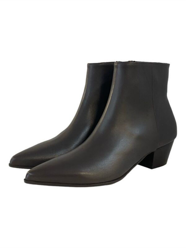 <p>
  MORO - Texano con zip interna e tacco 5cm
</p>Albano
