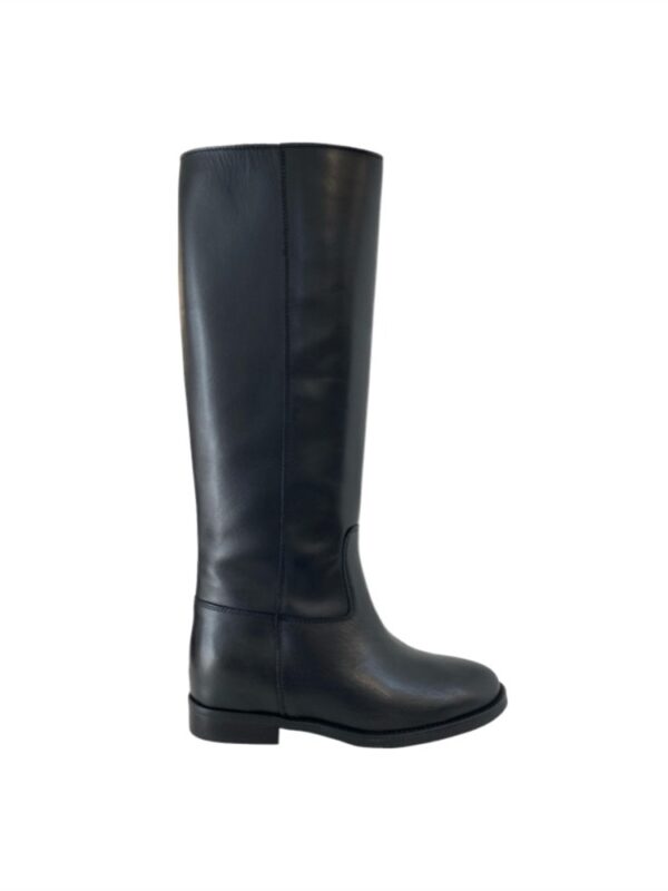 <p>
NERO - Stivale gambale alto con rialzo interno 5 cm
</p>The Icona