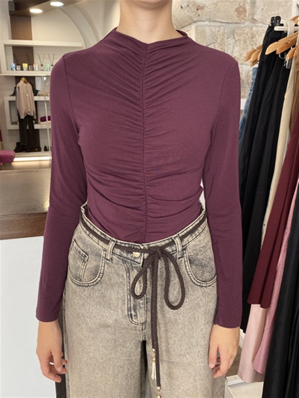 <p>
RIMALA AMARONE - Maglia elasticizzata con drappeggio frontale
</p>H2o